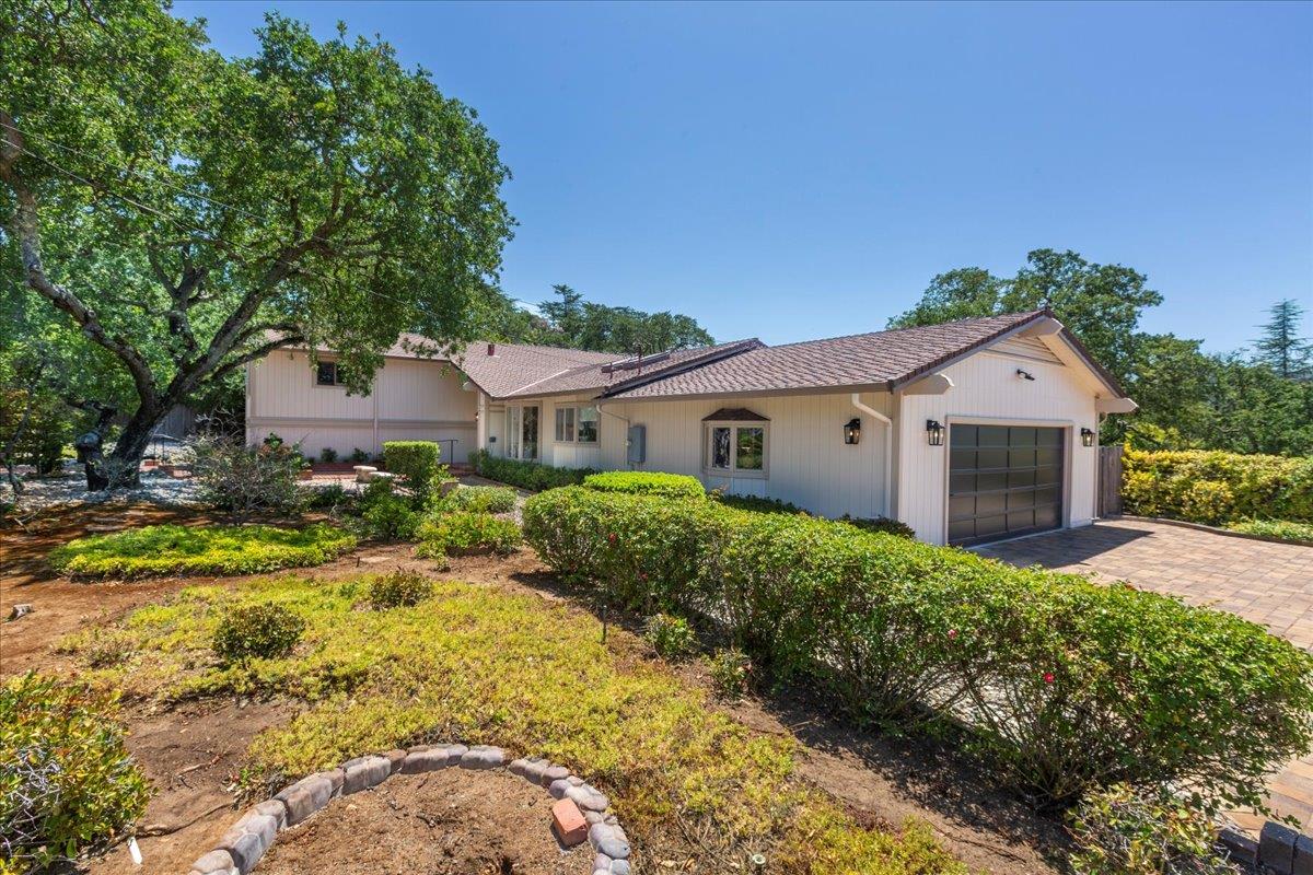 Detail Gallery Image 3 of 78 For 17095 Summit Way, Los Gatos,  CA 95030 - 4 Beds | 3/1 Baths