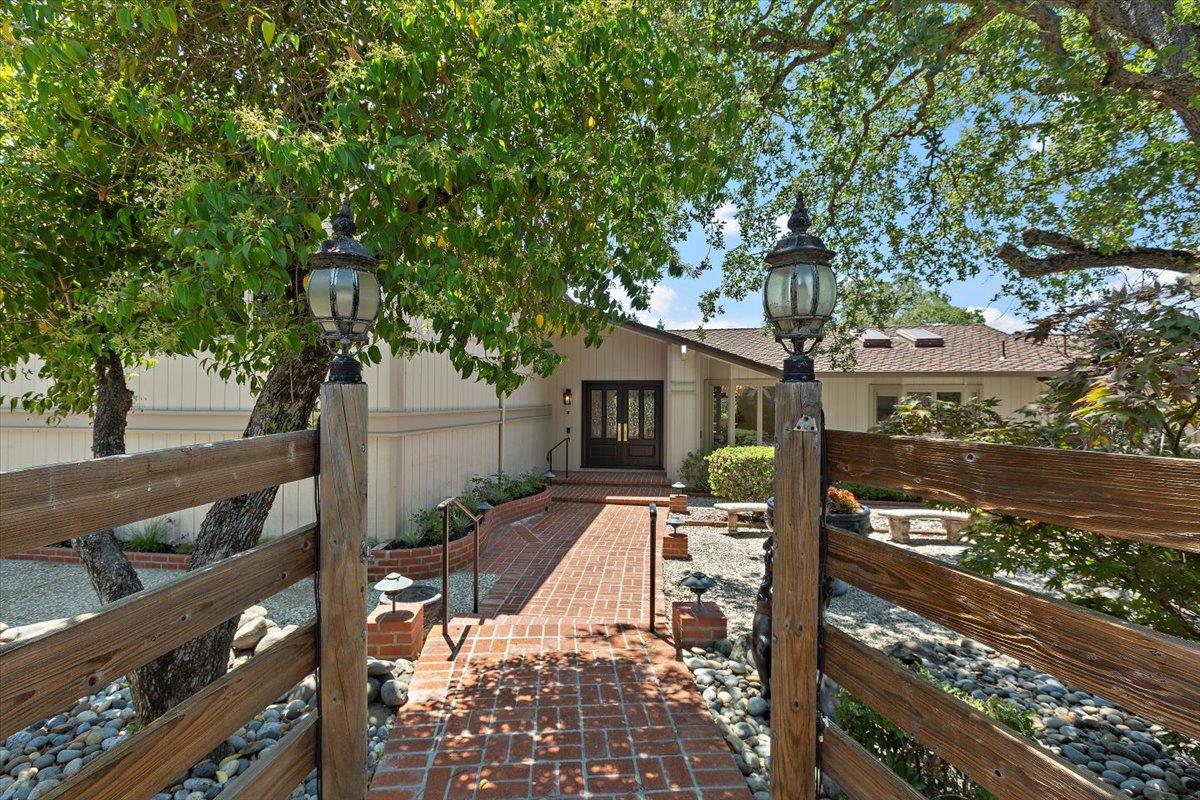 Detail Gallery Image 5 of 78 For 17095 Summit Way, Los Gatos,  CA 95030 - 4 Beds | 3/1 Baths