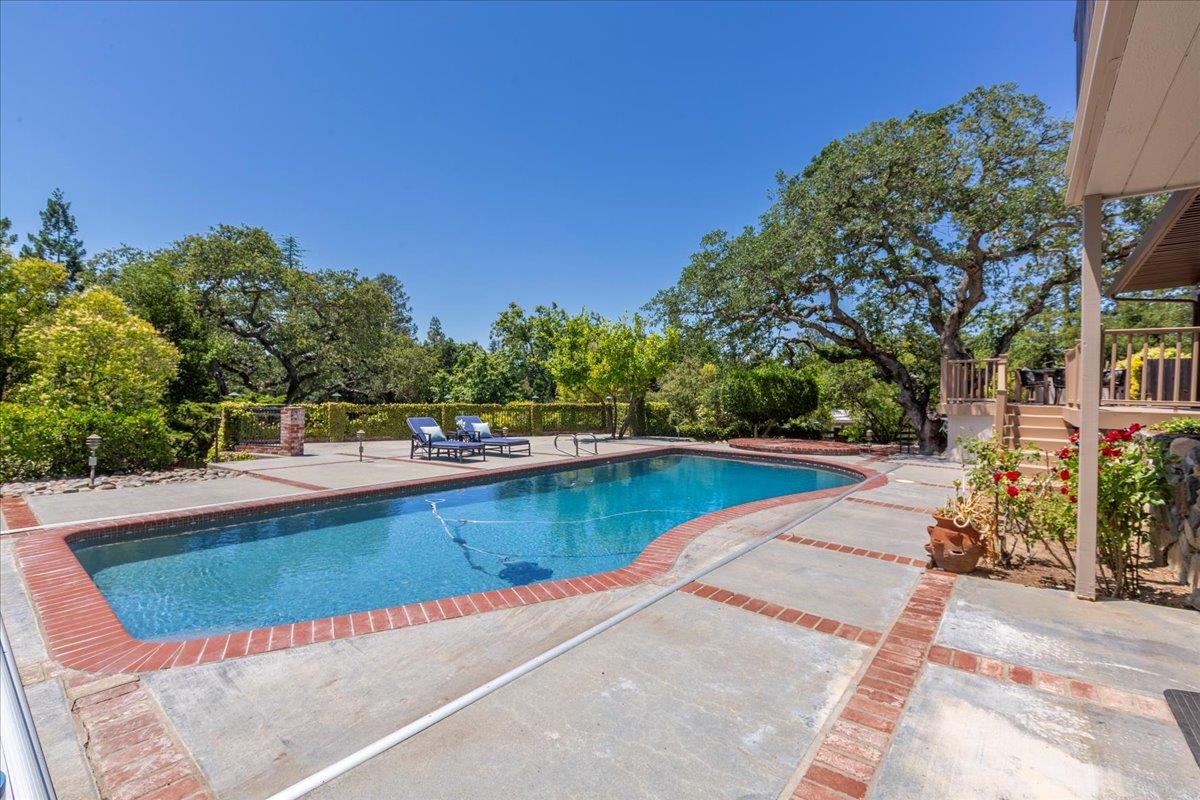 Detail Gallery Image 64 of 78 For 17095 Summit Way, Los Gatos,  CA 95030 - 4 Beds | 3/1 Baths