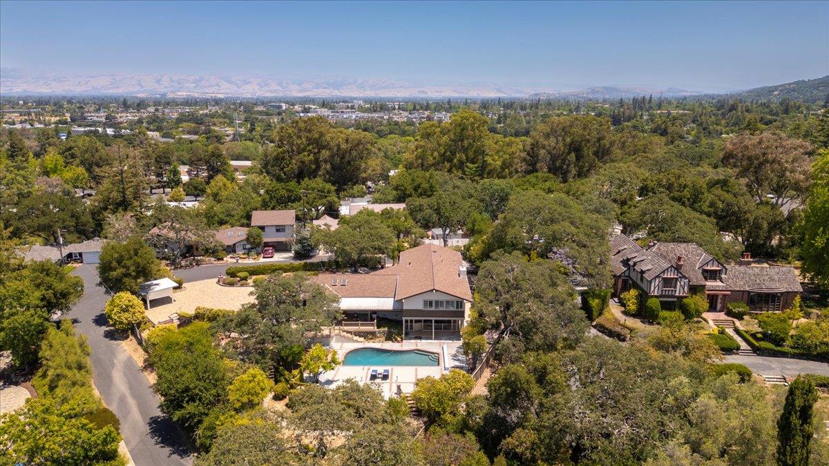 Detail Gallery Image 69 of 78 For 17095 Summit Way, Los Gatos,  CA 95030 - 4 Beds | 3/1 Baths