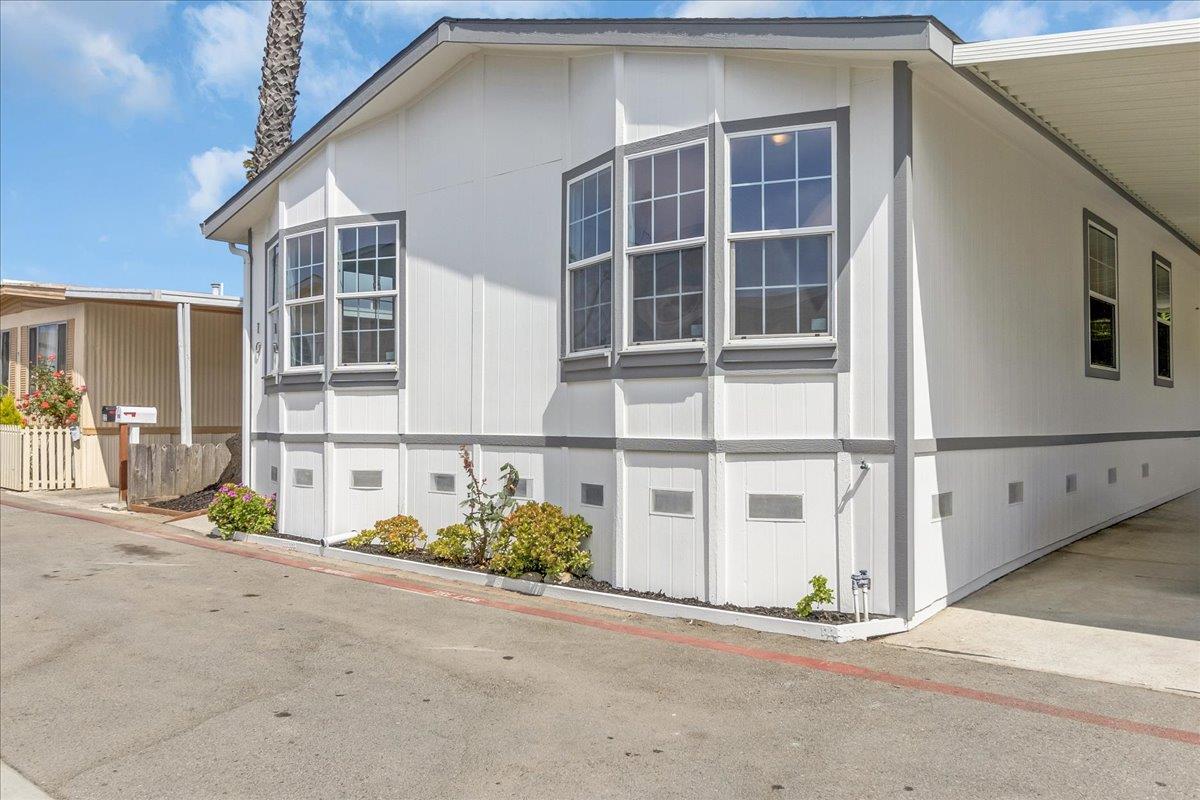 Detail Gallery Image 2 of 38 For 501 S Green Valley Rd #10,  Watsonville,  CA 95076 - 4 Beds | 2 Baths