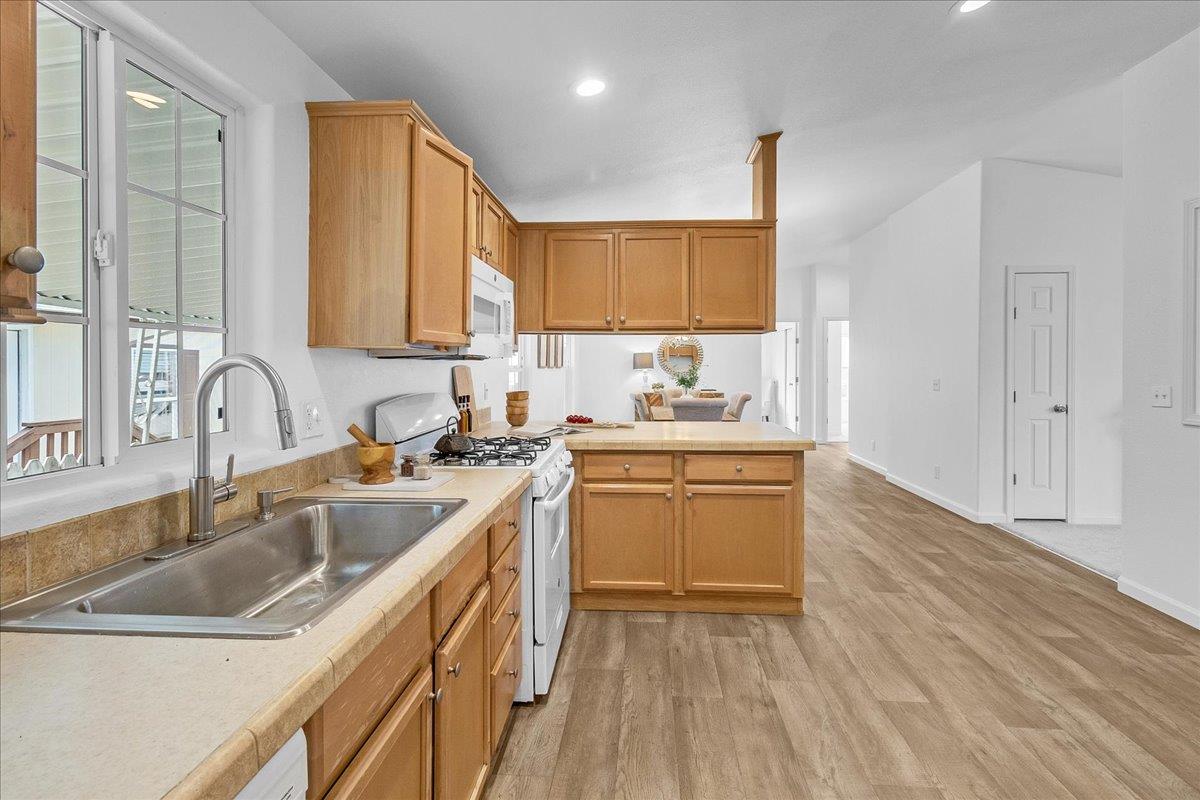Detail Gallery Image 9 of 38 For 501 S Green Valley Rd #10,  Watsonville,  CA 95076 - 4 Beds | 2 Baths