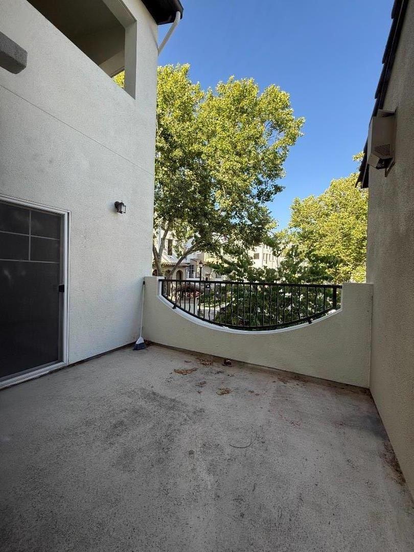 Detail Gallery Image 5 of 23 For 4171 Clarinbridge Cir, Dublin,  CA 94568 - 2 Beds | 2 Baths