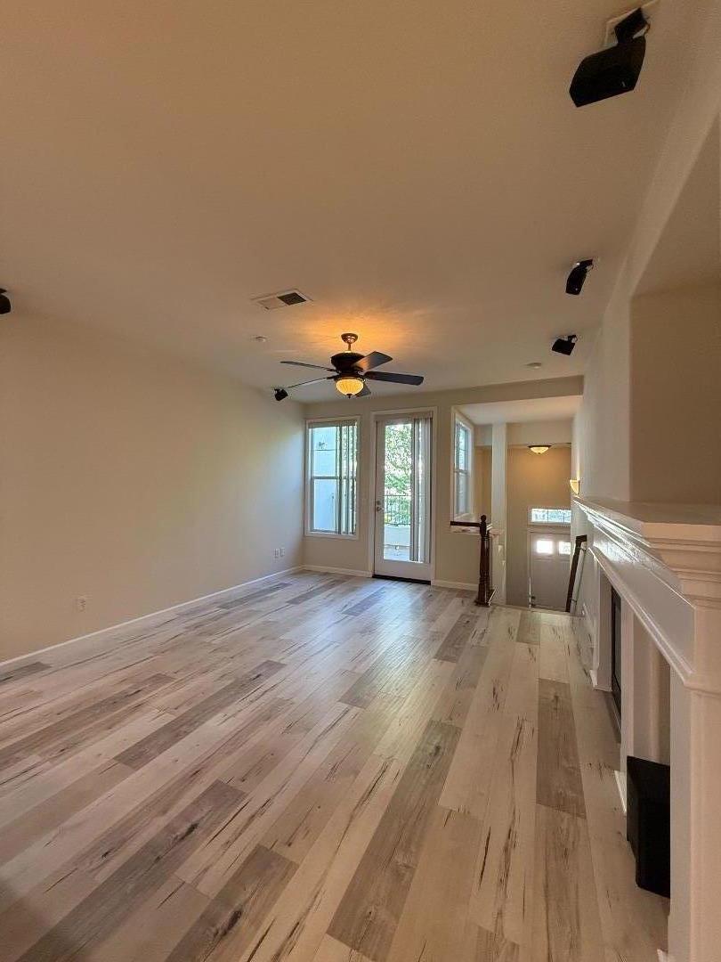 Detail Gallery Image 9 of 23 For 4171 Clarinbridge Cir, Dublin,  CA 94568 - 2 Beds | 2 Baths