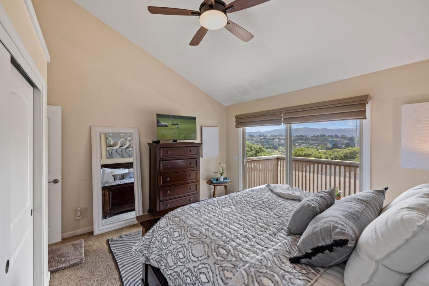 Detail Gallery Image 10 of 17 For 1037 Highland St a,  Seaside,  CA 93955 - 2 Beds | 1/1 Baths