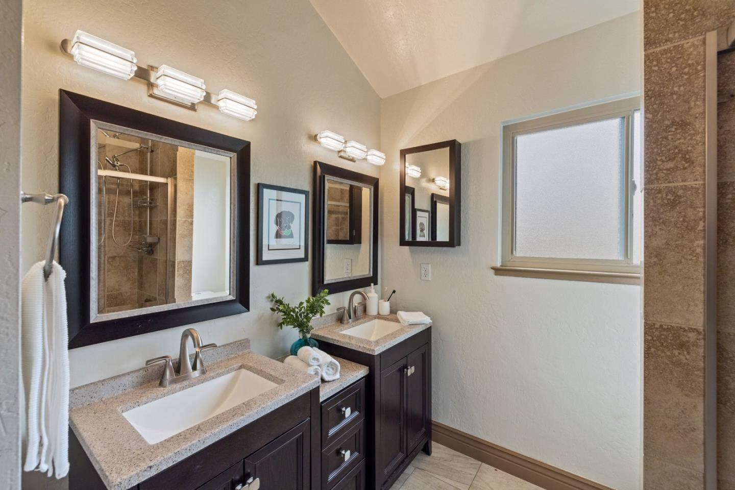 Detail Gallery Image 11 of 17 For 1037 Highland St a,  Seaside,  CA 93955 - 2 Beds | 1/1 Baths