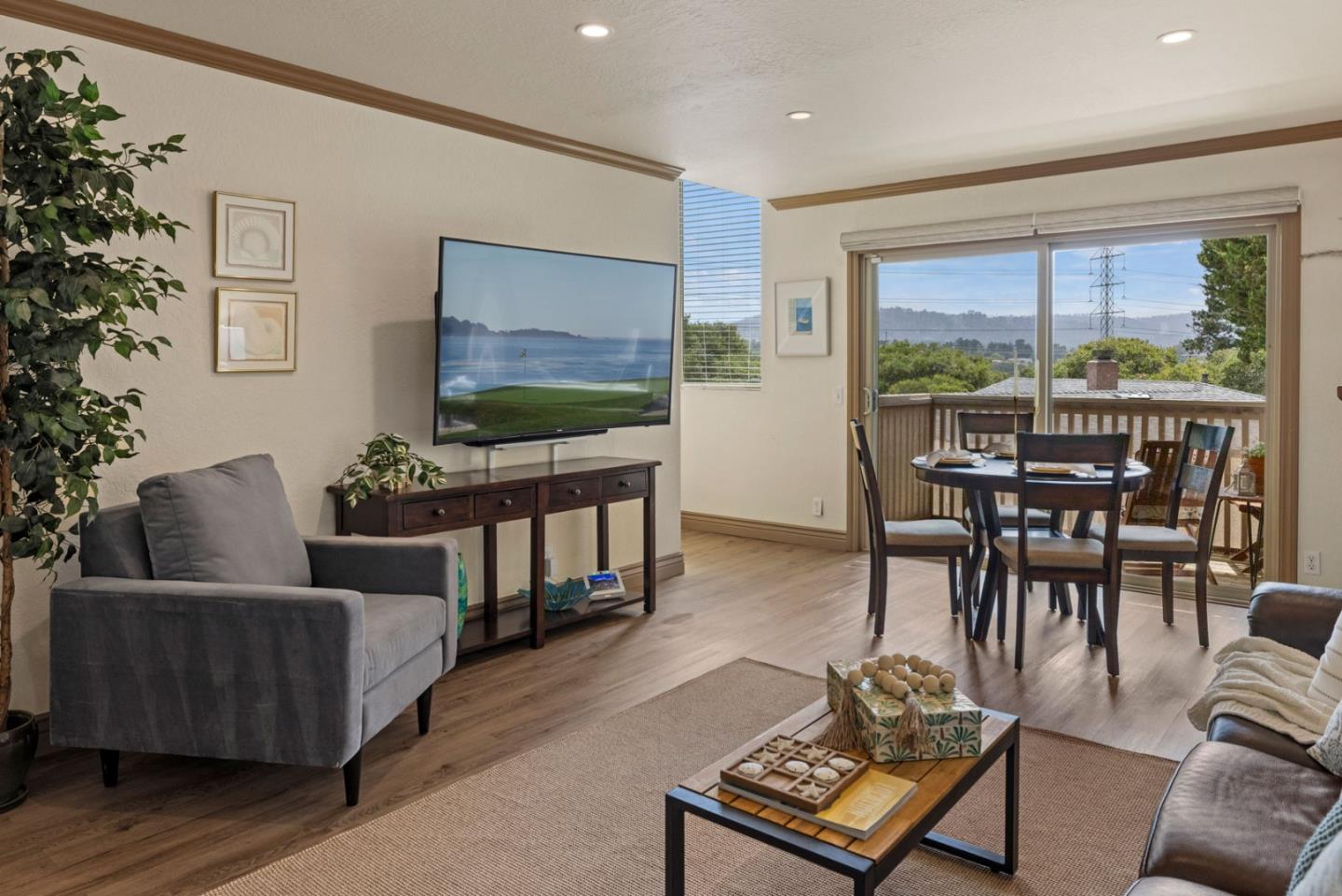 Detail Gallery Image 2 of 17 For 1037 Highland St a,  Seaside,  CA 93955 - 2 Beds | 1/1 Baths