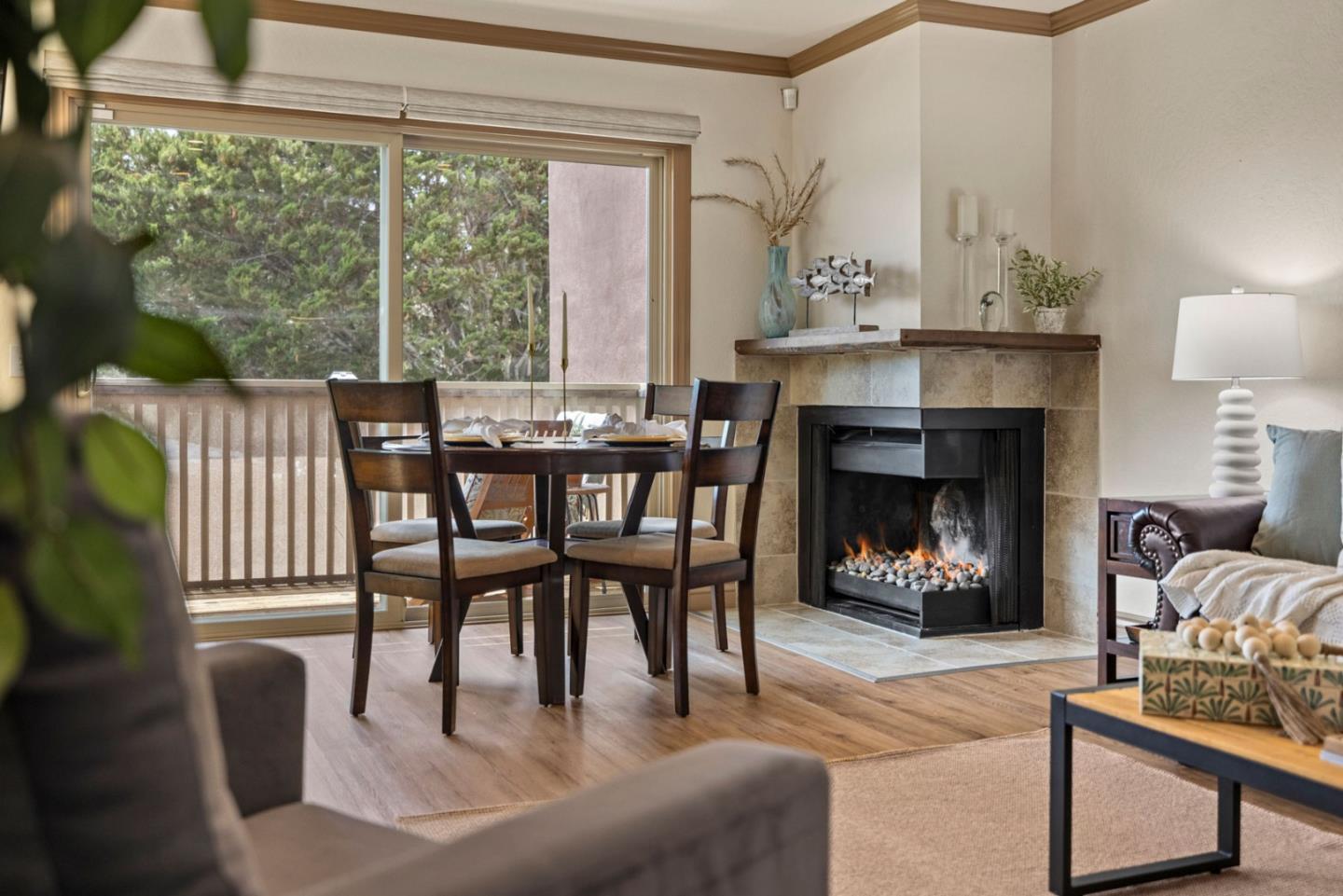 Detail Gallery Image 3 of 17 For 1037 Highland St a,  Seaside,  CA 93955 - 2 Beds | 1/1 Baths