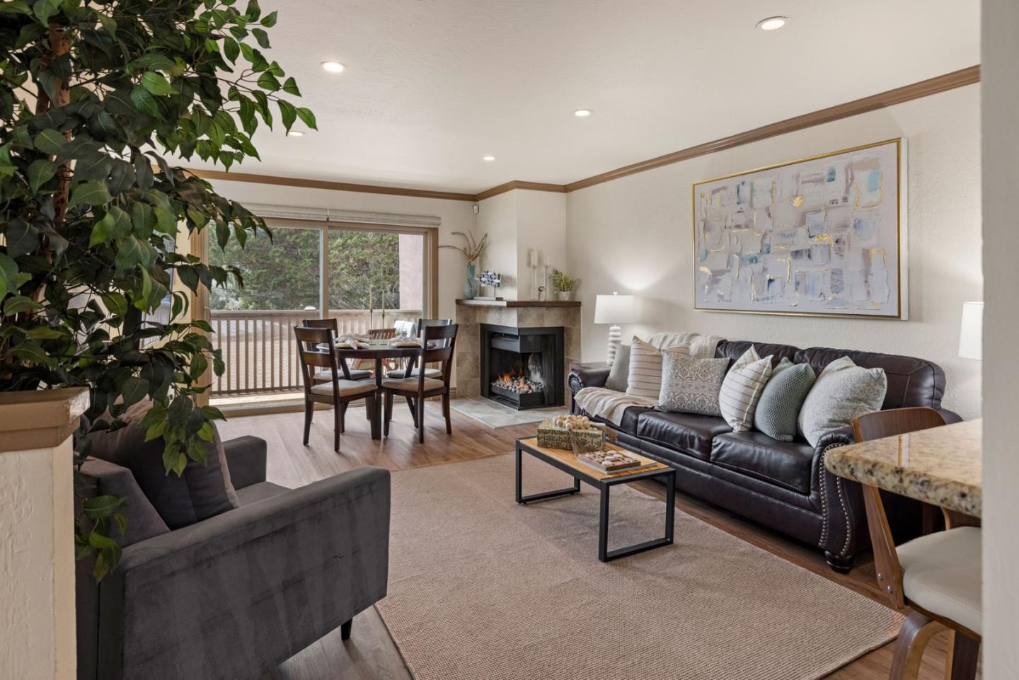Detail Gallery Image 4 of 17 For 1037 Highland St a,  Seaside,  CA 93955 - 2 Beds | 1/1 Baths