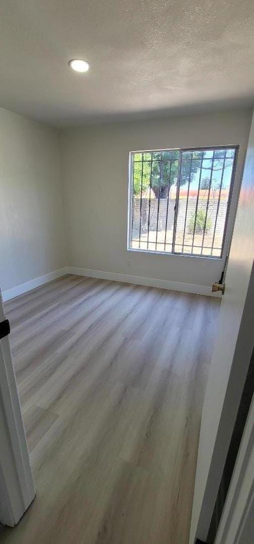 Detail Gallery Image 9 of 11 For 1715 Calle De Plata, San Jose,  CA 95116 - 3 Beds | 2 Baths