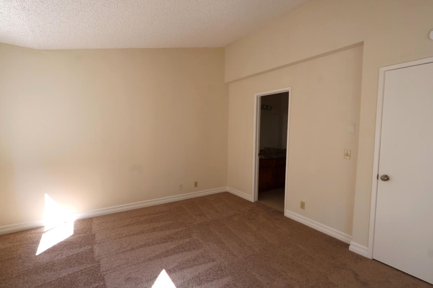 Detail Gallery Image 12 of 15 For 392 Caribe Way, San Jose,  CA 95133 - 2 Beds | 2/1 Baths