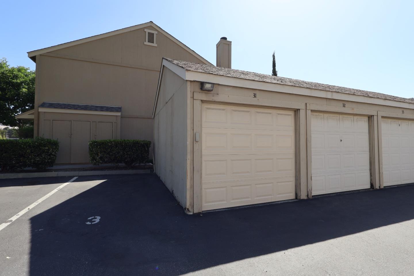 Detail Gallery Image 2 of 15 For 392 Caribe Way, San Jose,  CA 95133 - 2 Beds | 2/1 Baths