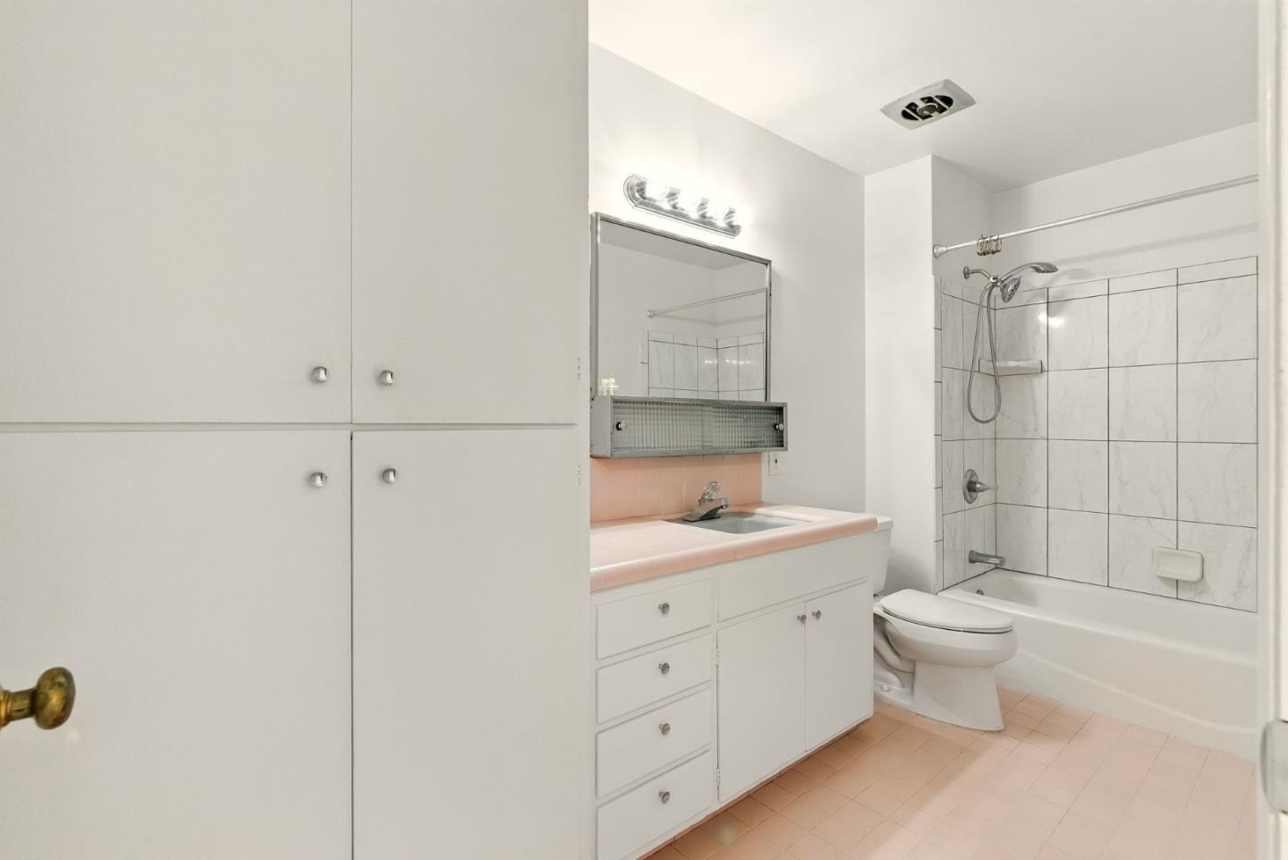 Detail Gallery Image 13 of 25 For 498 Capital St, Oakland,  CA 94610 - – Beds | – Baths