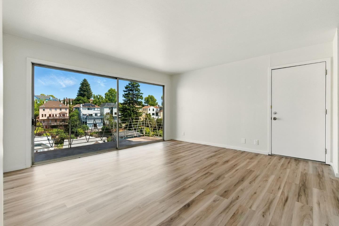 Detail Gallery Image 17 of 25 For 498 Capital St, Oakland,  CA 94610 - – Beds | – Baths