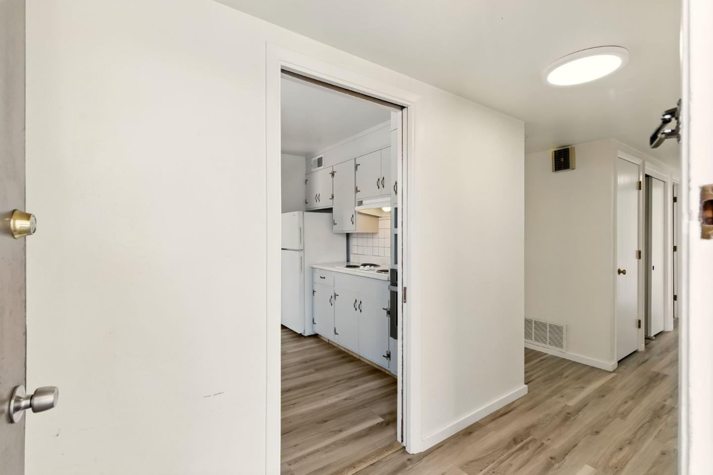 Detail Gallery Image 23 of 25 For 498 Capital St, Oakland,  CA 94610 - – Beds | – Baths