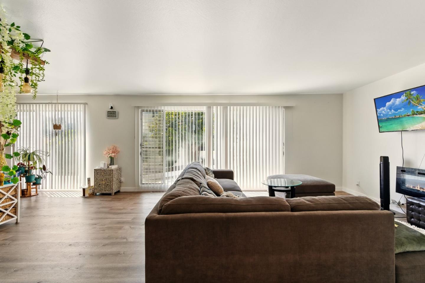 Detail Gallery Image 8 of 25 For 498 Capital St, Oakland,  CA 94610 - – Beds | – Baths