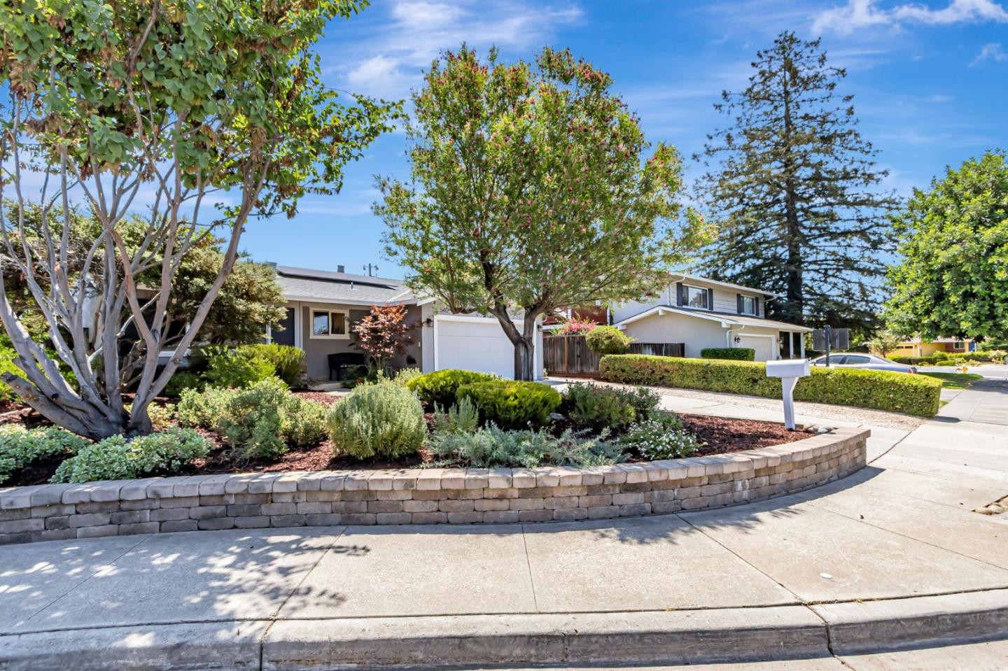 Detail Gallery Image 2 of 57 For 5412 Starcrest Dr, San Jose,  CA 95123 - 3 Beds | 2 Baths
