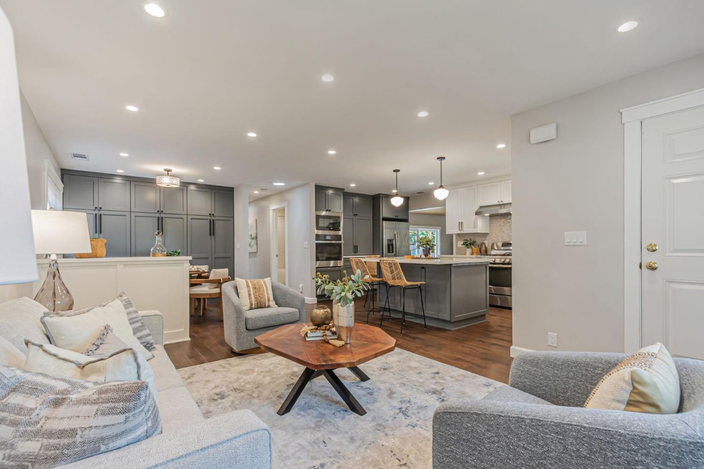 Detail Gallery Image 9 of 57 For 5412 Starcrest Dr, San Jose,  CA 95123 - 3 Beds | 2 Baths