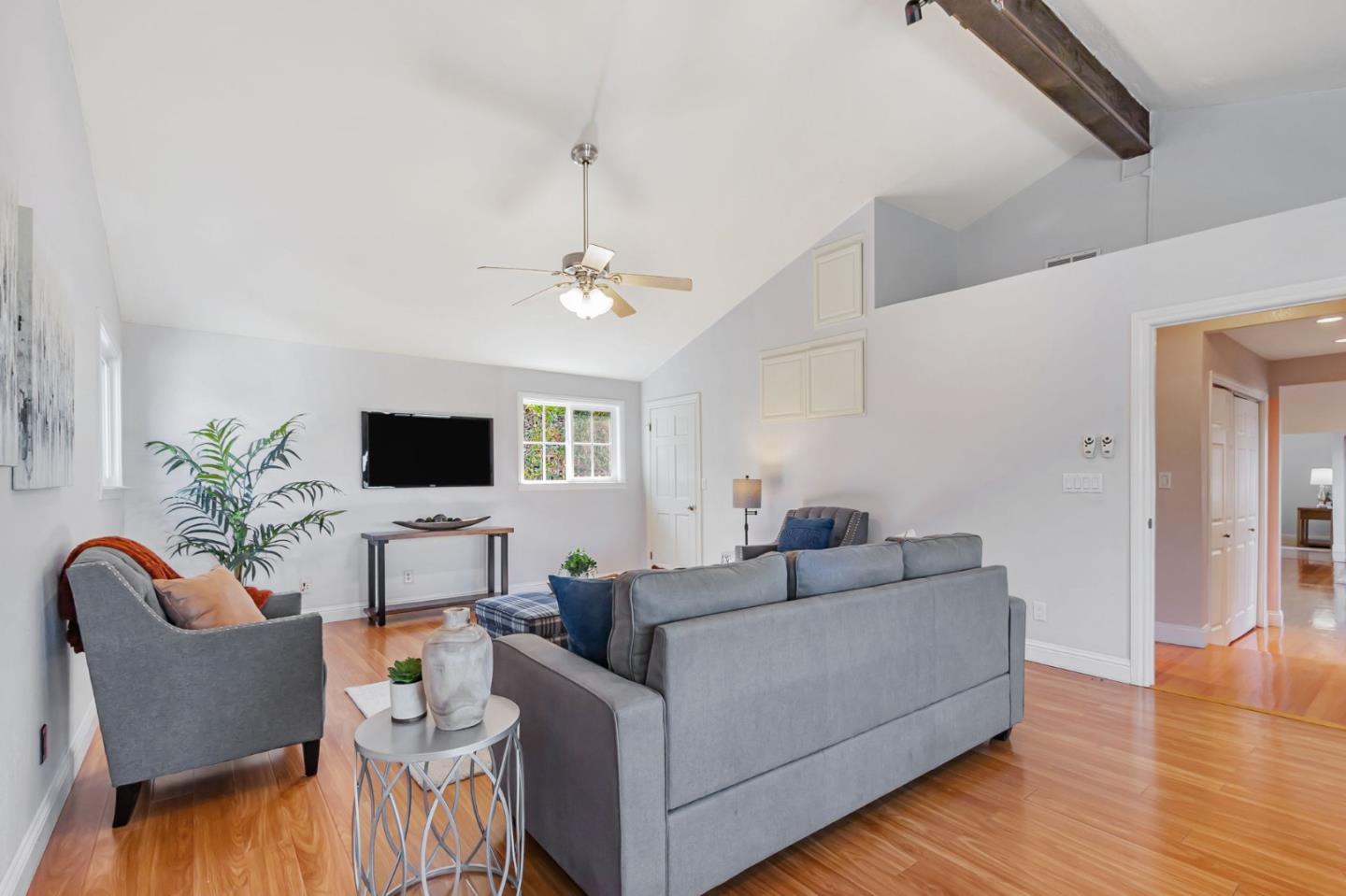 Detail Gallery Image 14 of 97 For 3449 Suncrest Ave, San Jose,  CA 95132 - 5 Beds | 2/1 Baths
