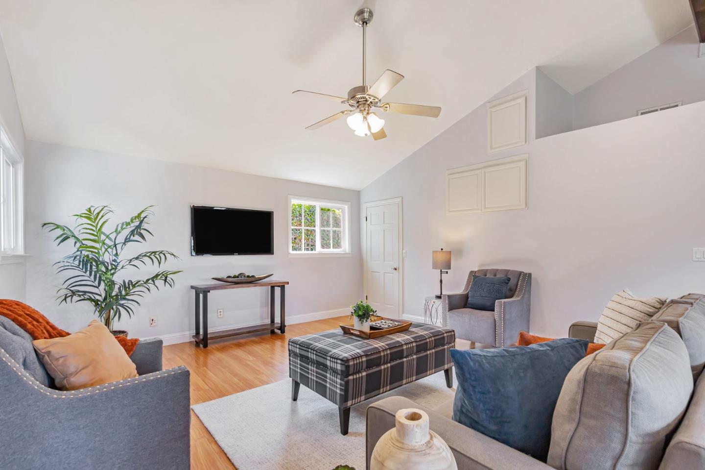 Detail Gallery Image 15 of 97 For 3449 Suncrest Ave, San Jose,  CA 95132 - 5 Beds | 2/1 Baths