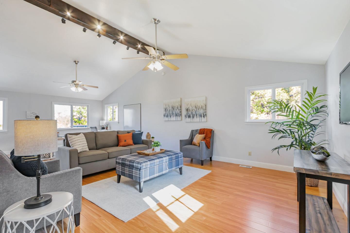 Detail Gallery Image 16 of 97 For 3449 Suncrest Ave, San Jose,  CA 95132 - 5 Beds | 2/1 Baths
