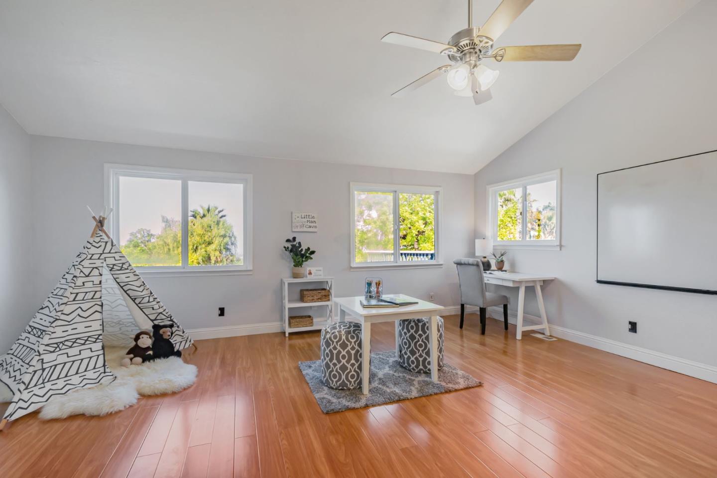 Detail Gallery Image 33 of 97 For 3449 Suncrest Ave, San Jose,  CA 95132 - 5 Beds | 2/1 Baths