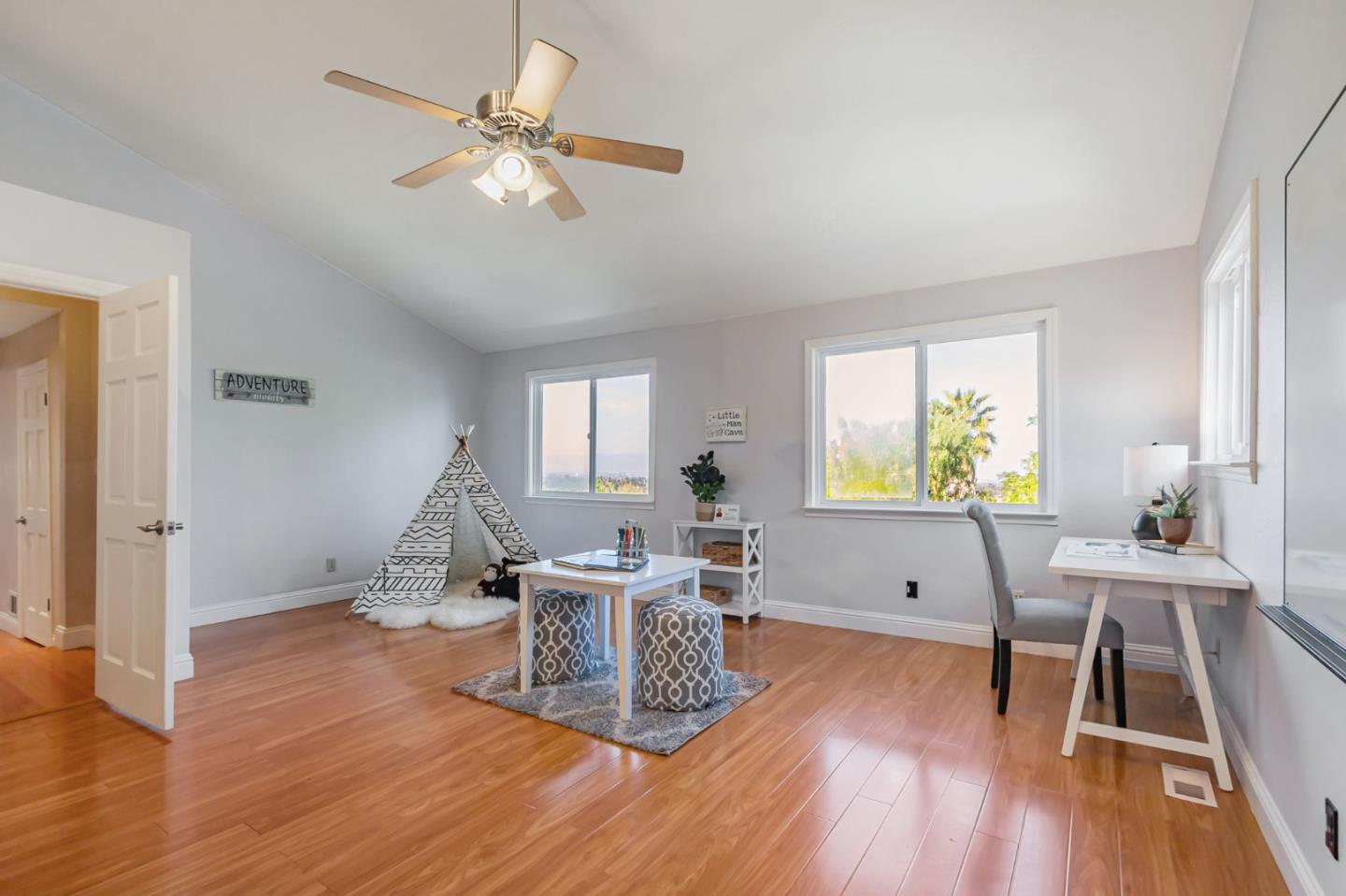 Detail Gallery Image 34 of 97 For 3449 Suncrest Ave, San Jose,  CA 95132 - 5 Beds | 2/1 Baths