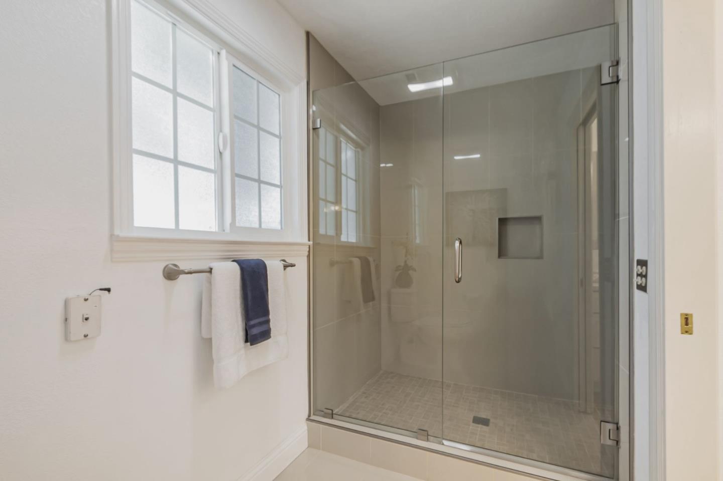 Detail Gallery Image 50 of 97 For 3449 Suncrest Ave, San Jose,  CA 95132 - 5 Beds | 2/1 Baths