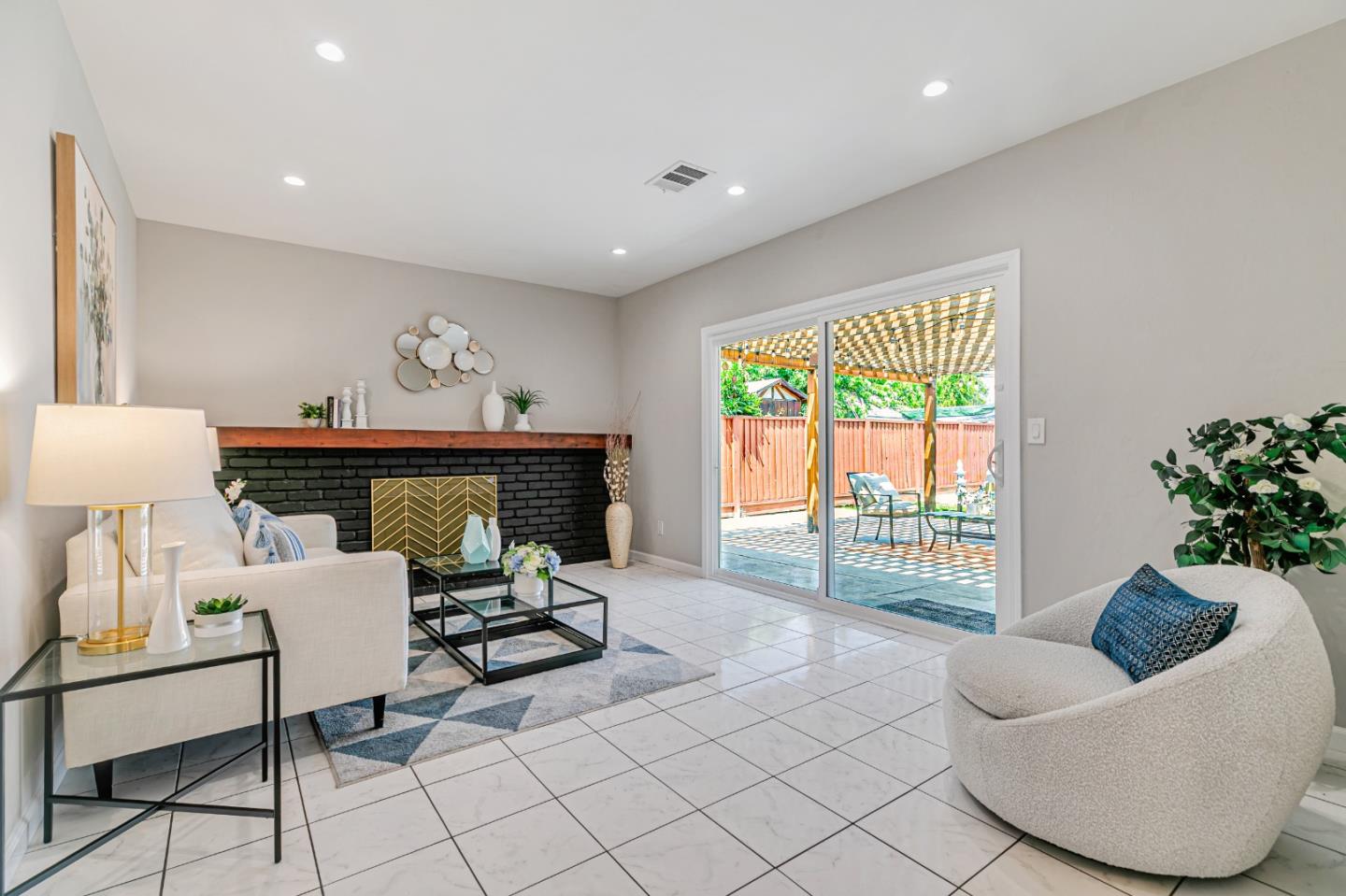 Detail Gallery Image 12 of 33 For 2489 Foxdale Dr, San Jose,  CA 95122 - 4 Beds | 2 Baths