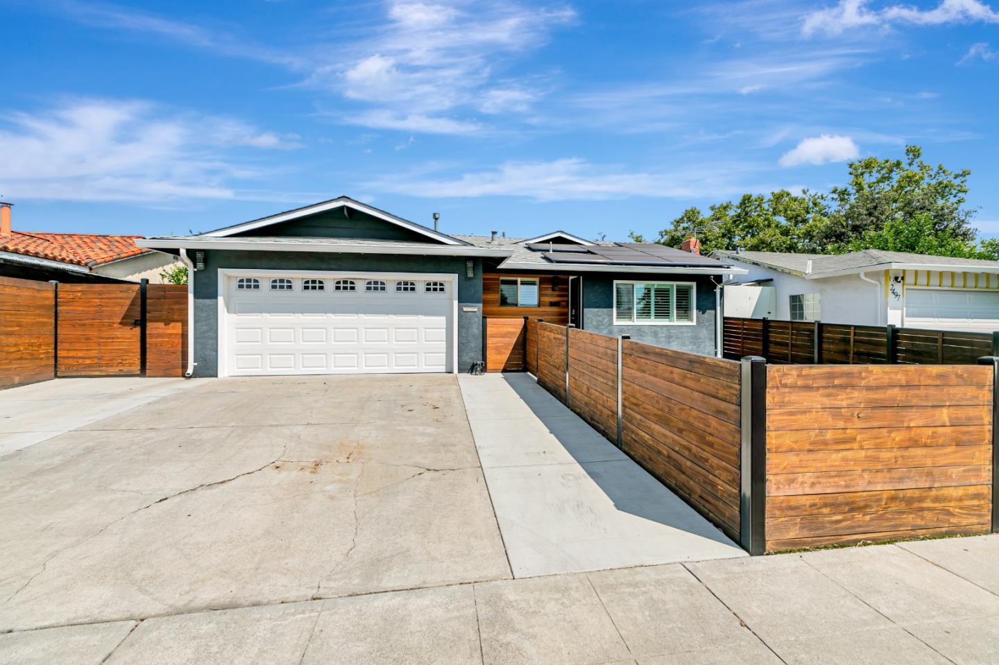 Detail Gallery Image 2 of 33 For 2489 Foxdale Dr, San Jose,  CA 95122 - 4 Beds | 2 Baths