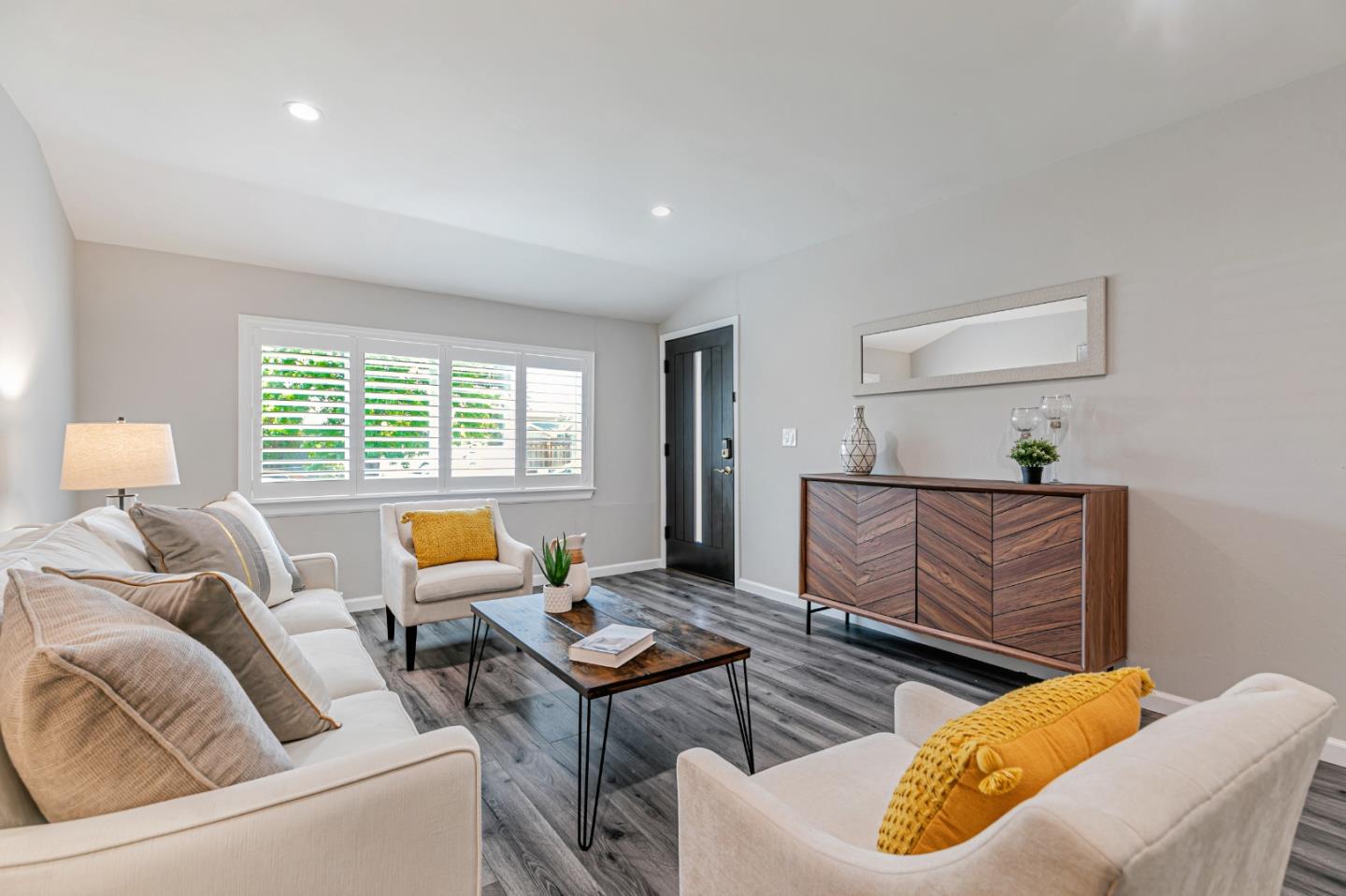 Detail Gallery Image 6 of 33 For 2489 Foxdale Dr, San Jose,  CA 95122 - 4 Beds | 2 Baths