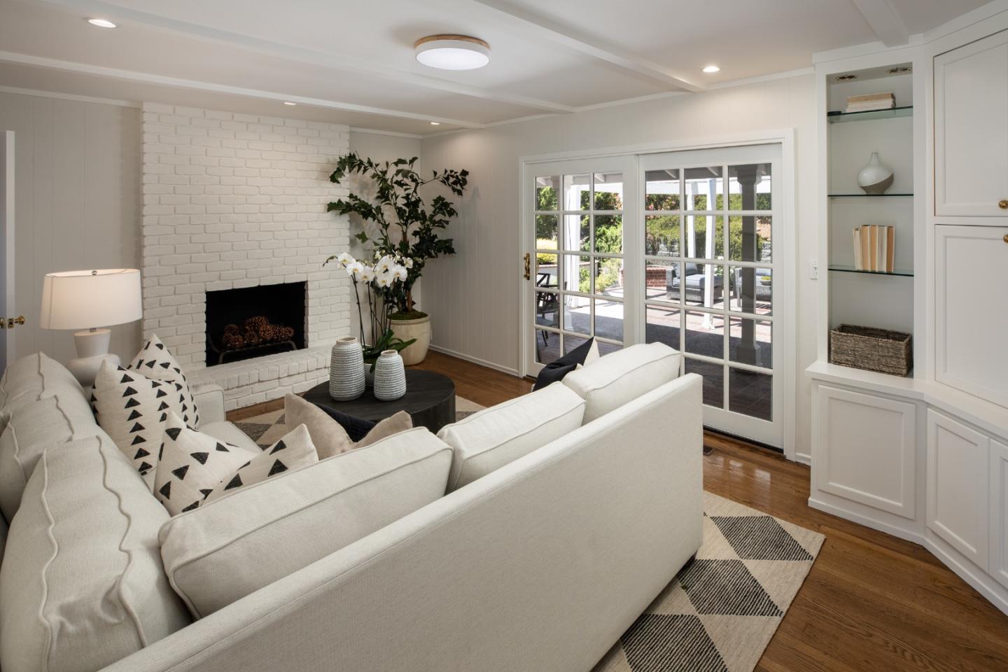 Detail Gallery Image 11 of 36 For 348 Costello Dr, Los Altos,  CA 94024 - 3 Beds | 2 Baths