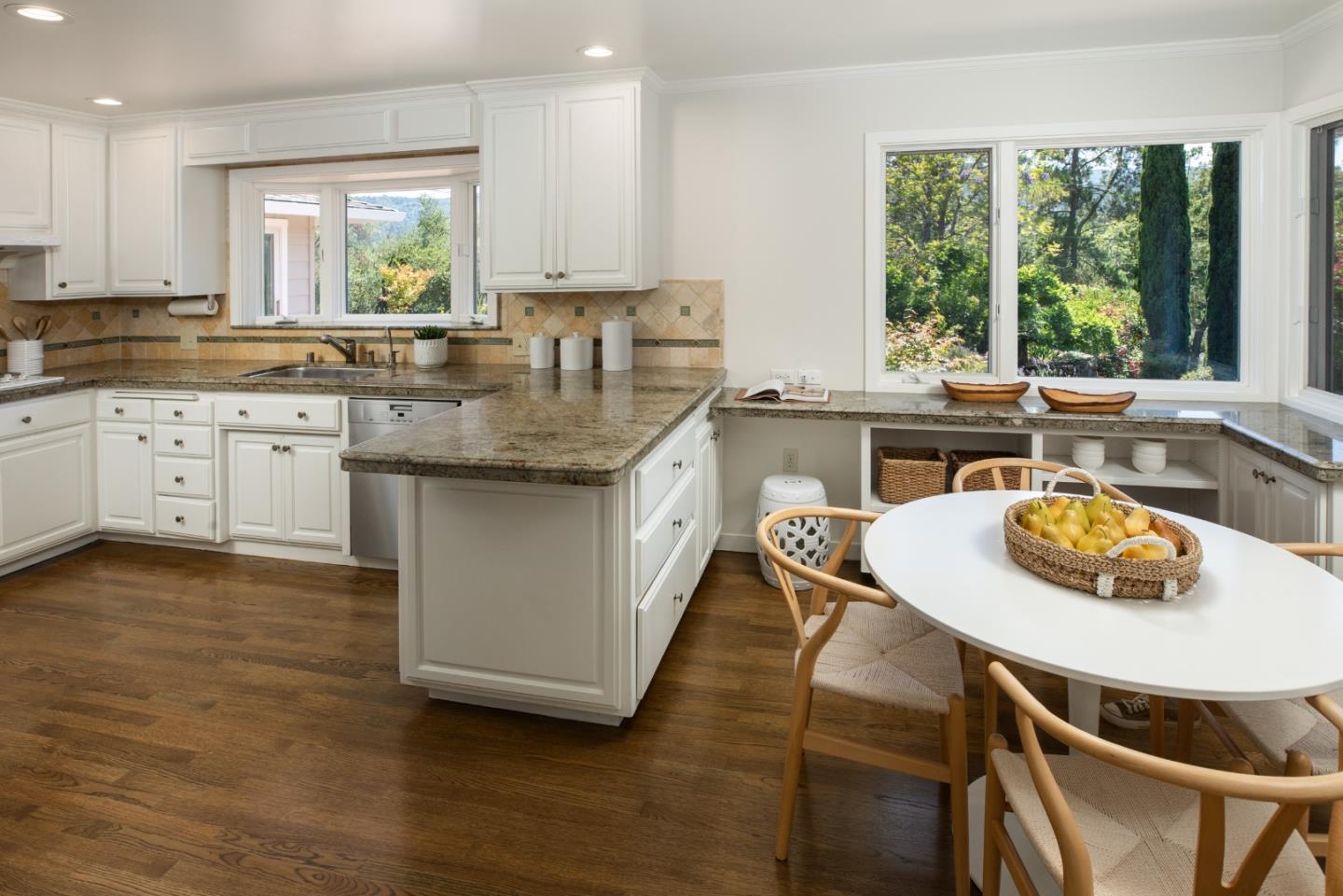 Detail Gallery Image 14 of 36 For 348 Costello Dr, Los Altos,  CA 94024 - 3 Beds | 2 Baths