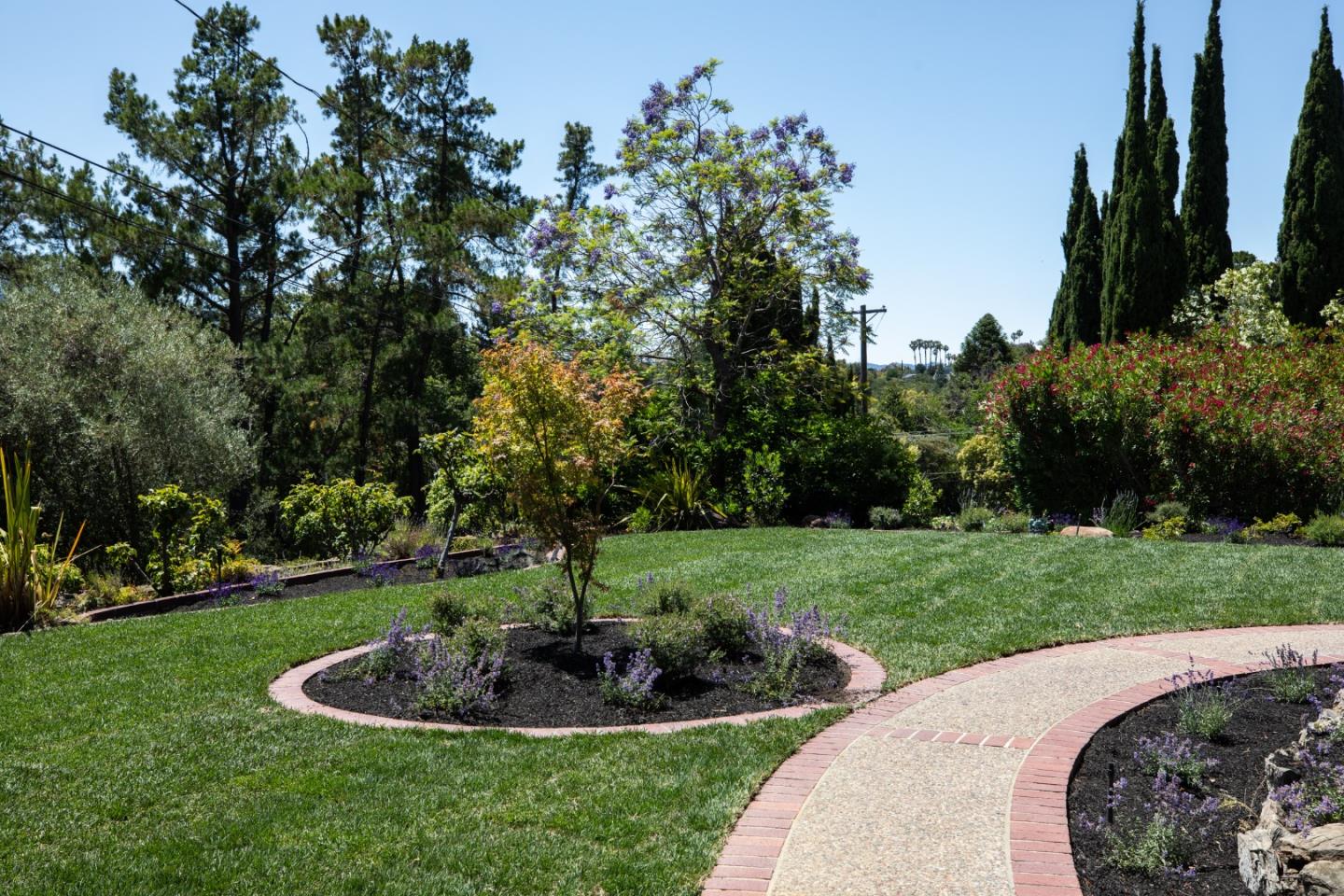 Detail Gallery Image 24 of 36 For 348 Costello Dr, Los Altos,  CA 94024 - 3 Beds | 2 Baths