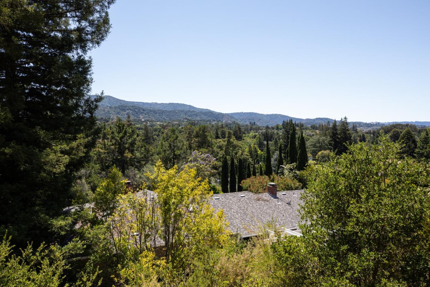 Detail Gallery Image 27 of 36 For 348 Costello Dr, Los Altos,  CA 94024 - 3 Beds | 2 Baths