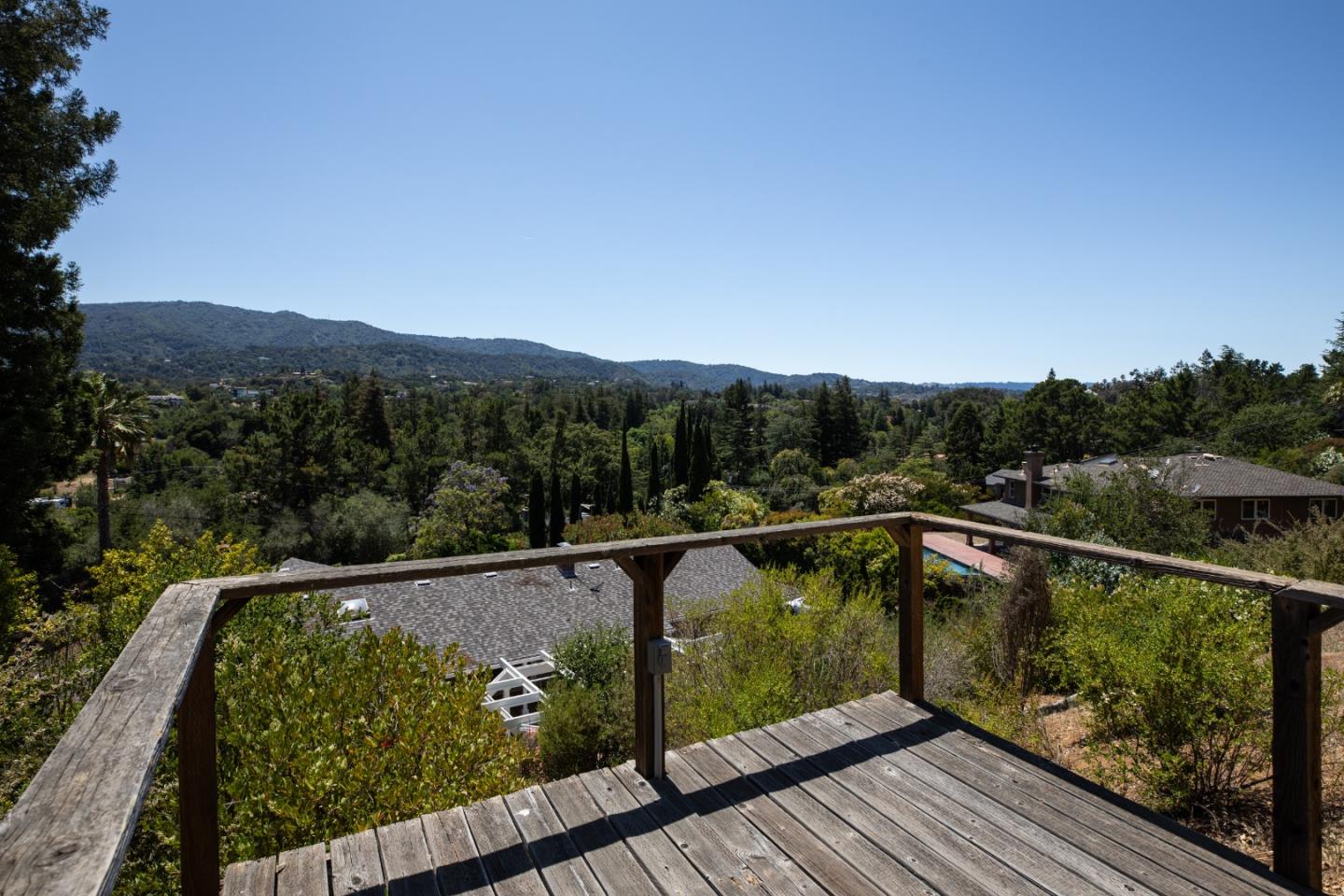 Detail Gallery Image 28 of 36 For 348 Costello Dr, Los Altos,  CA 94024 - 3 Beds | 2 Baths