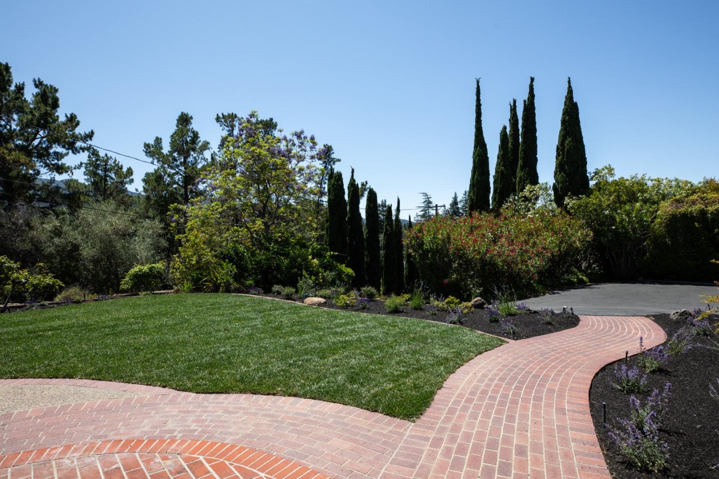 Detail Gallery Image 3 of 36 For 348 Costello Dr, Los Altos,  CA 94024 - 3 Beds | 2 Baths