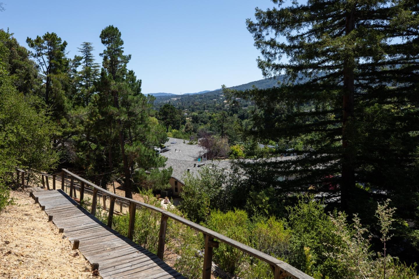 Detail Gallery Image 30 of 36 For 348 Costello Dr, Los Altos,  CA 94024 - 3 Beds | 2 Baths