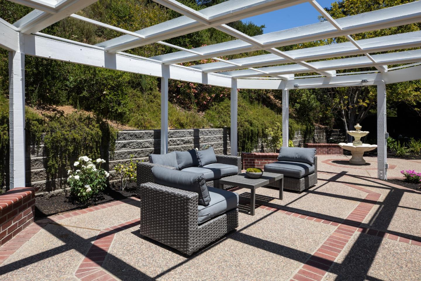 Detail Gallery Image 33 of 36 For 348 Costello Dr, Los Altos,  CA 94024 - 3 Beds | 2 Baths