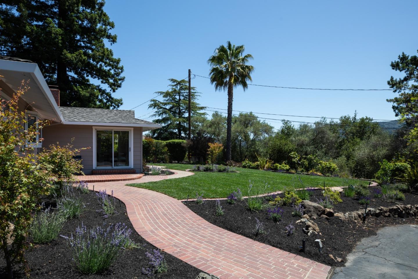 Detail Gallery Image 4 of 36 For 348 Costello Dr, Los Altos,  CA 94024 - 3 Beds | 2 Baths