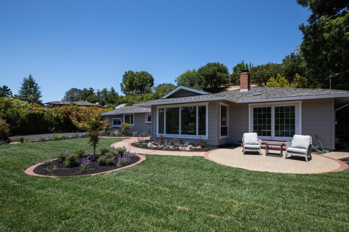 Detail Gallery Image 7 of 36 For 348 Costello Dr, Los Altos,  CA 94024 - 3 Beds | 2 Baths