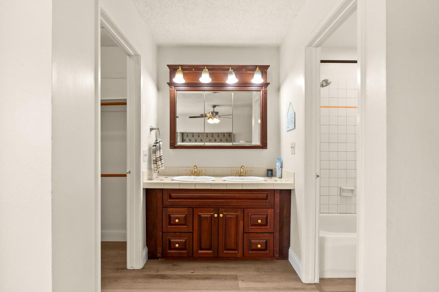 Detail Gallery Image 13 of 26 For 1014 Croyden Way, Manteca,  CA 95336 - 3 Beds | 2 Baths