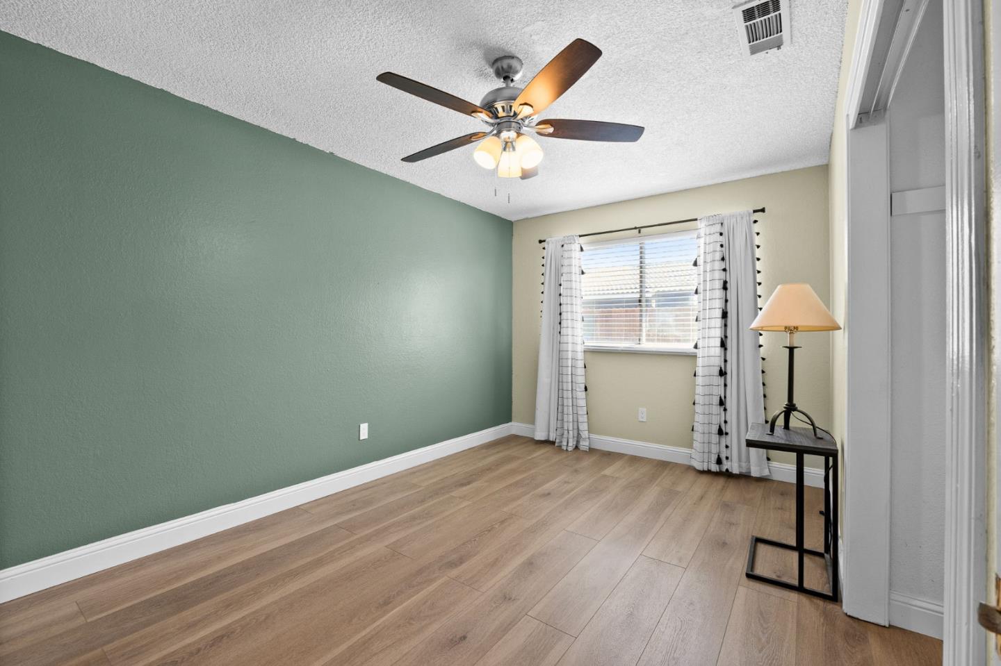 Detail Gallery Image 15 of 26 For 1014 Croyden Way, Manteca,  CA 95336 - 3 Beds | 2 Baths