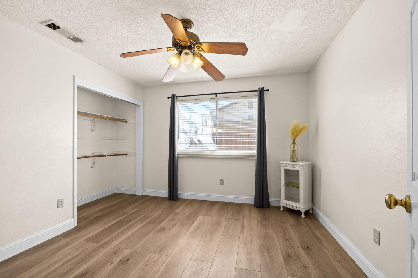 Detail Gallery Image 19 of 26 For 1014 Croyden Way, Manteca,  CA 95336 - 3 Beds | 2 Baths