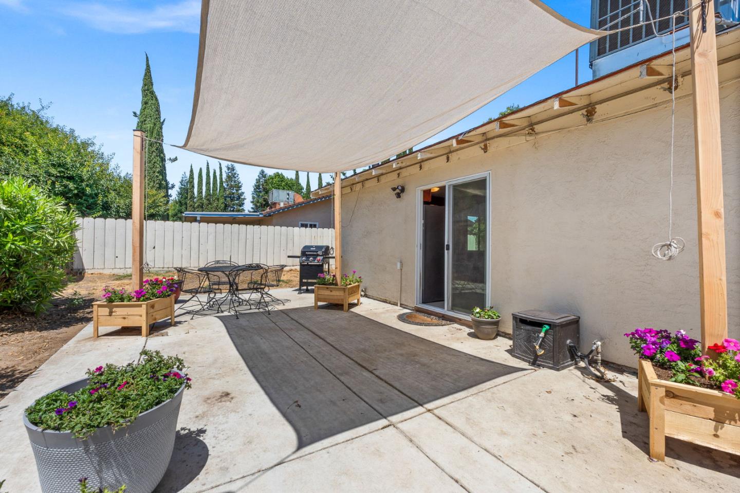 Detail Gallery Image 24 of 26 For 1014 Croyden Way, Manteca,  CA 95336 - 3 Beds | 2 Baths
