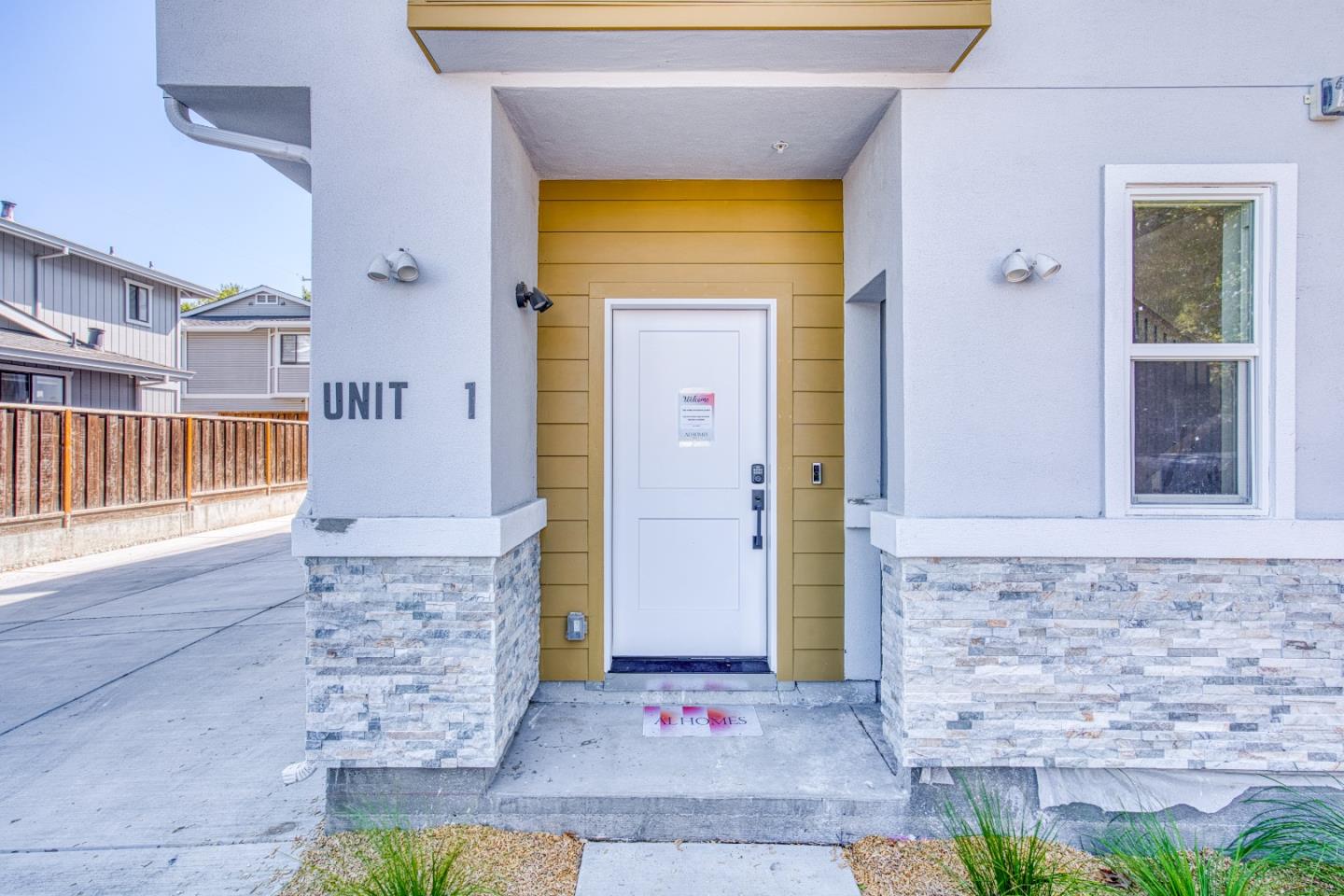 Detail Gallery Image 1 of 48 For 1945 Park Ave #1,  San Jose,  CA 95126 - 4 Beds | 3 Baths