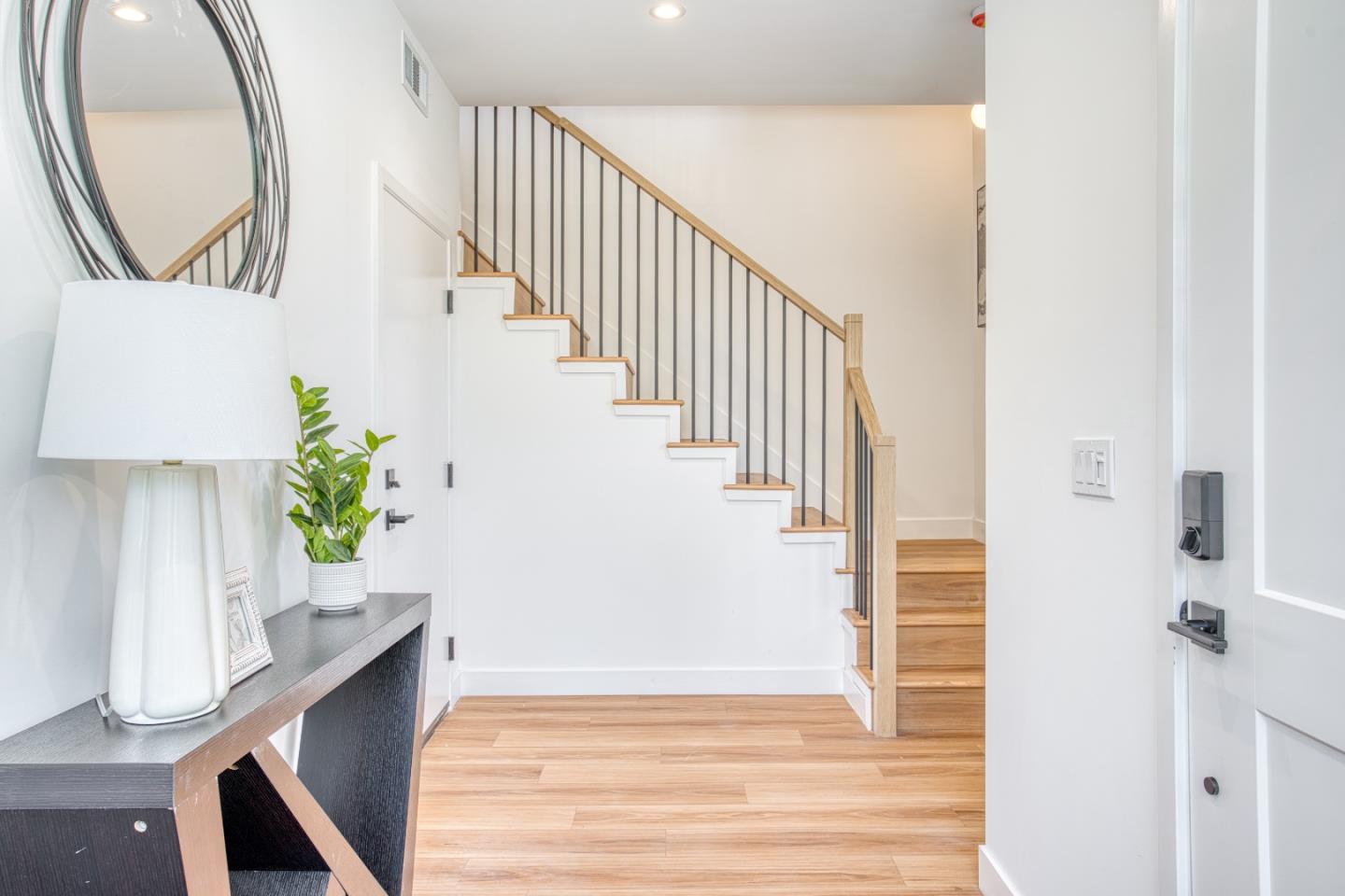 Detail Gallery Image 2 of 48 For 1945 Park Ave #1,  San Jose,  CA 95126 - 4 Beds | 3 Baths