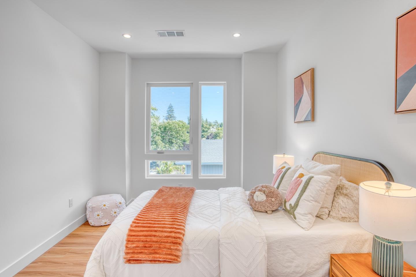 Detail Gallery Image 26 of 48 For 1945 Park Ave #1,  San Jose,  CA 95126 - 4 Beds | 3 Baths