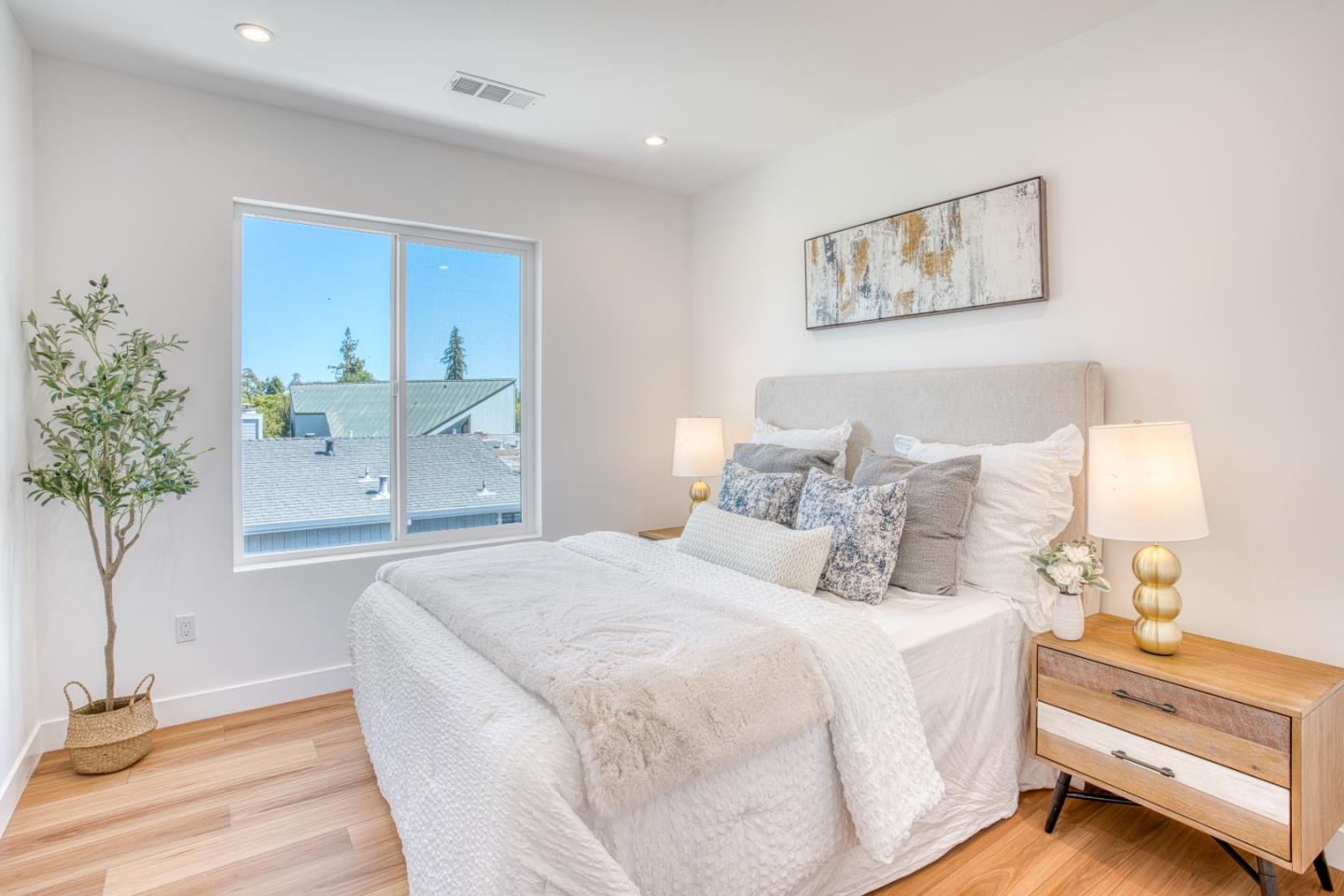 Detail Gallery Image 27 of 48 For 1945 Park Ave #1,  San Jose,  CA 95126 - 4 Beds | 3 Baths