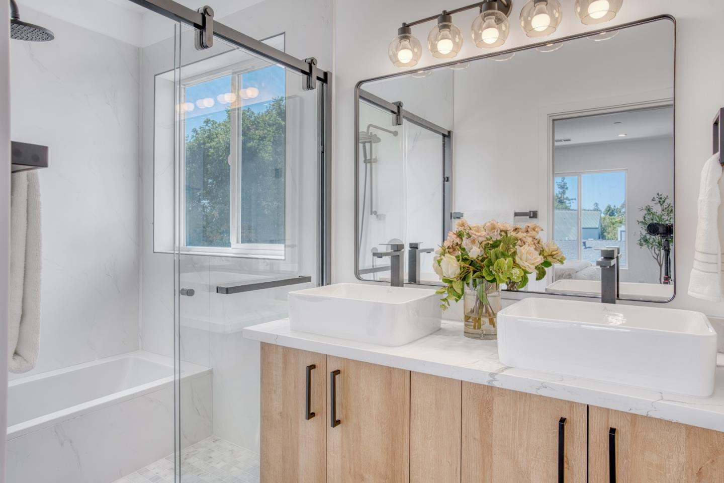 Detail Gallery Image 31 of 48 For 1945 Park Ave #1,  San Jose,  CA 95126 - 4 Beds | 3 Baths